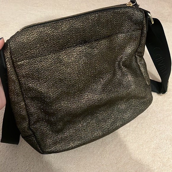 Very useful and lightweight Calvin Klein bag. - Picture 2 of 5